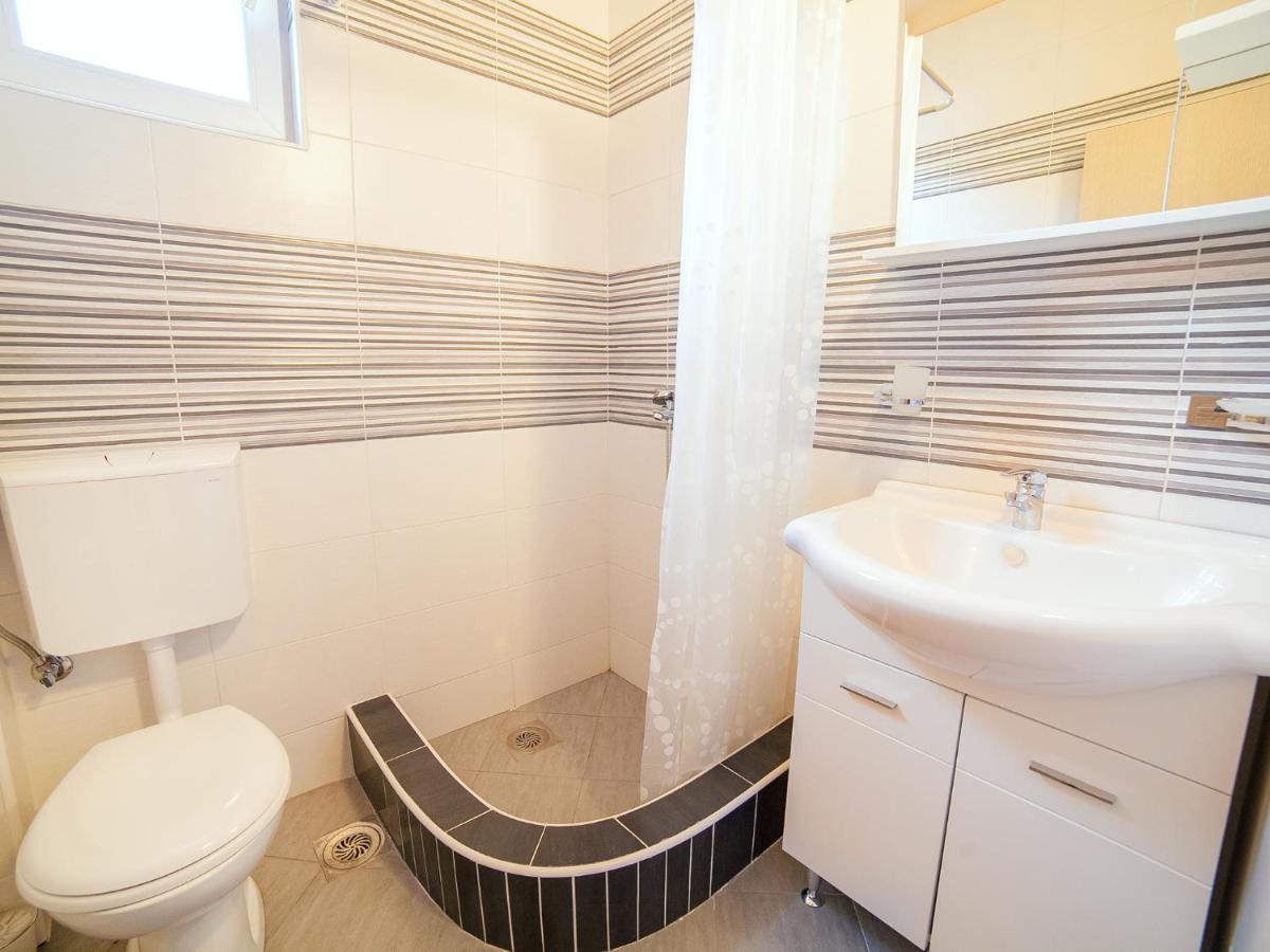 Pansion Nobel 3* Petrovac