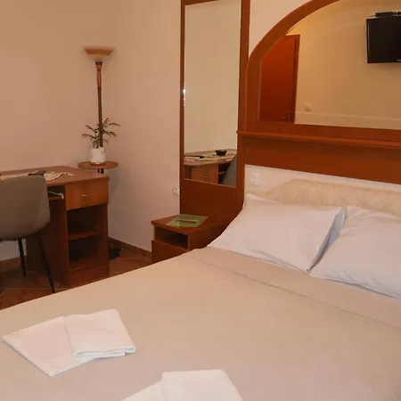 Pansion Nobel Hotel Petrovac Exterior photo