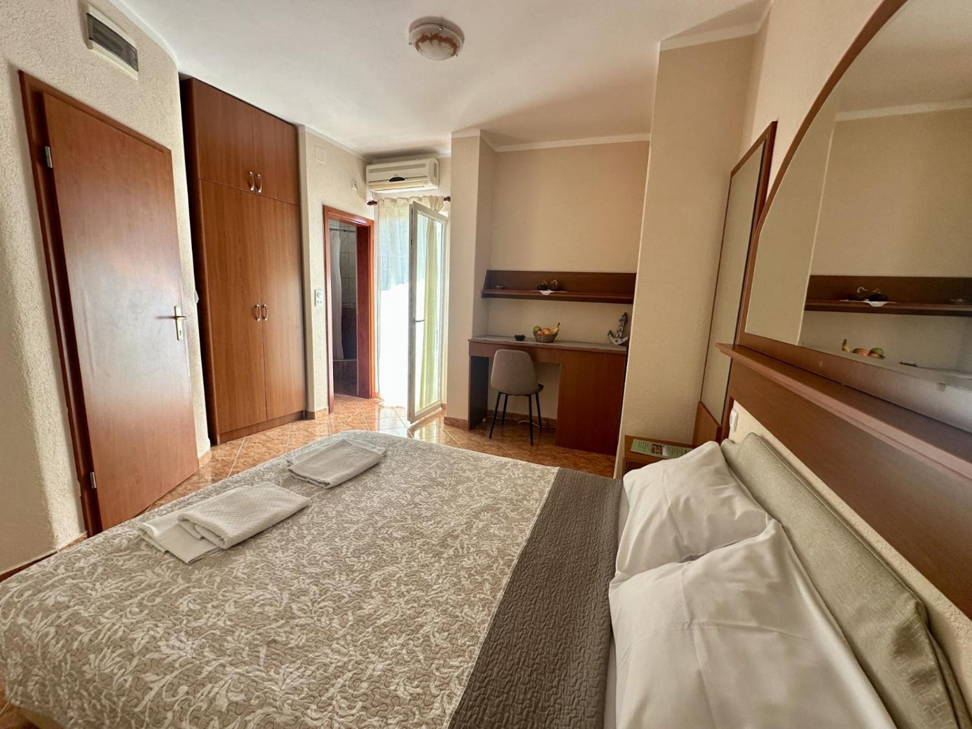 Pansion Nobel 3* Petrovac