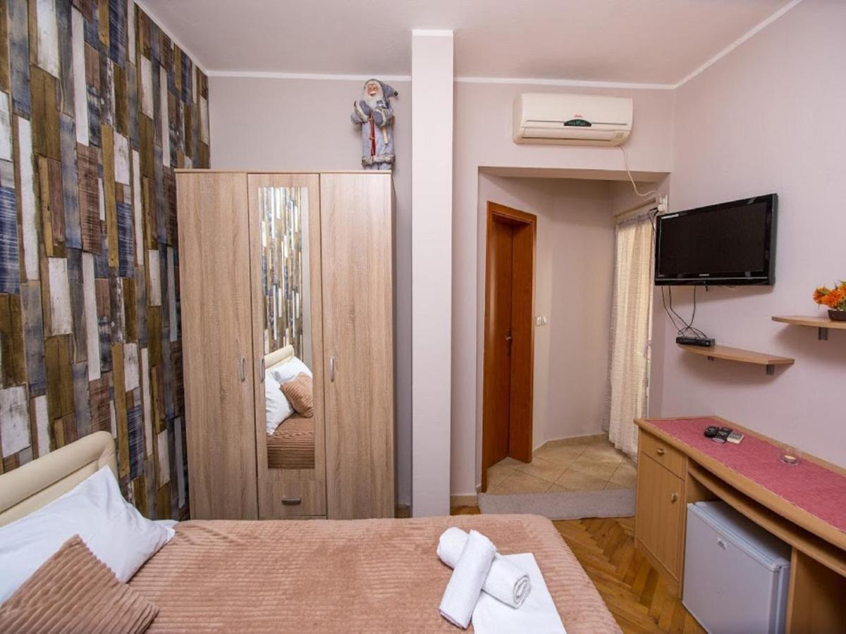 Guest house Pansion Nobel Petrovac