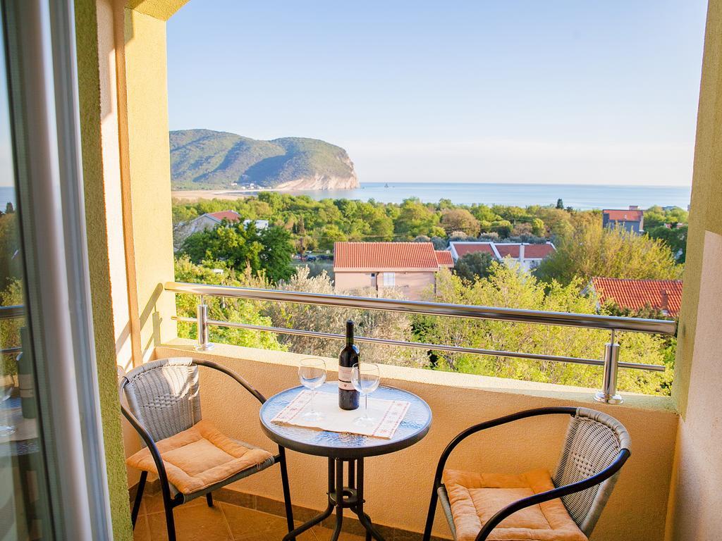 Pansion Nobel 3* Petrovac